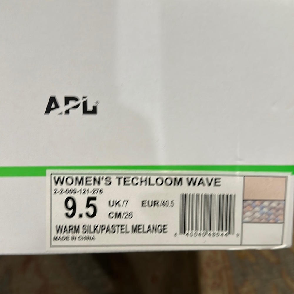 APL women’s techloom wave nude sneakers